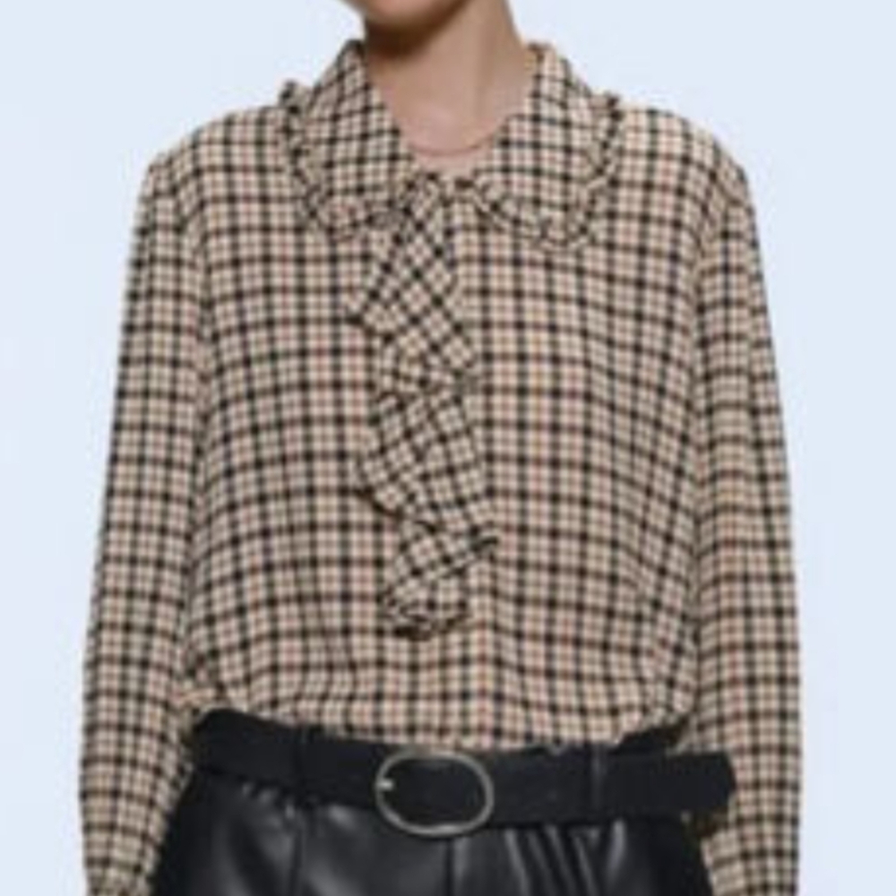 ZARA - Plaid ruffle collar blouse Sz.M